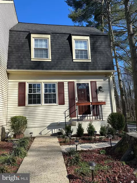 7449 Foxleigh Way, Alexandria, VA 22315