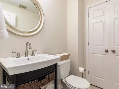 7804 Bellwether Ct, Lorton, VA 22079 photo 24