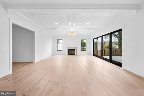 Living - 1944 Massachusetts Ave, Mclean, VA 22101 photo 1 of 2