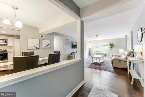 7640 Provincial Dr #211, Mclean, VA 22102 photo 2