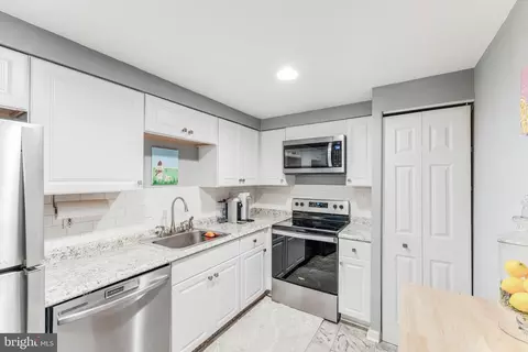 7640 Provincial Dr #211, Mclean, VA 22102 photo 15