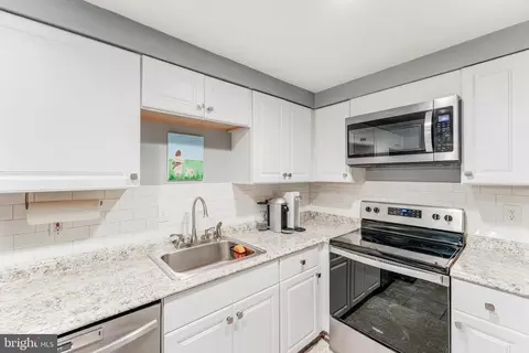 7640 Provincial Dr #211, Mclean, VA 22102 photo 18
