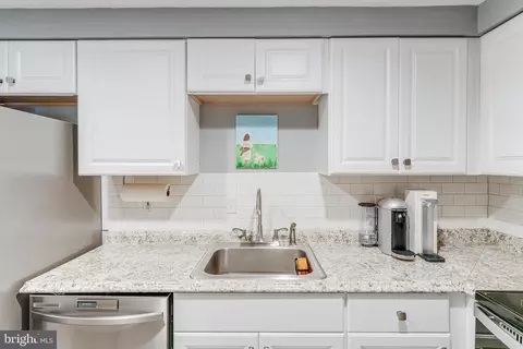 7640 Provincial Dr #211, Mclean, VA 22102 photo 17