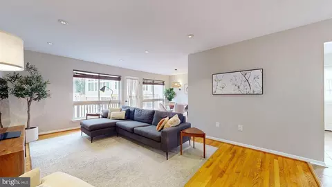 6334 Alberta St, Springfield, VA 22152 photo 4