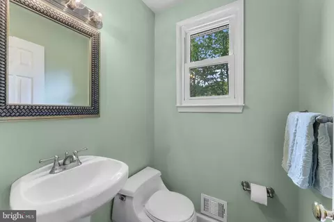 9801 Pulham Rd, Burke, VA 22015 photo 18
