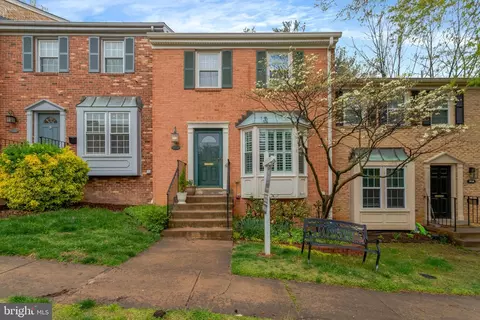 7416 Timberock Rd, Falls Church, VA 22043