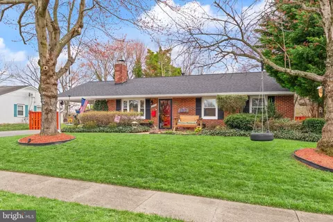 6115 Everglades Dr, Alexandria, VA 22312