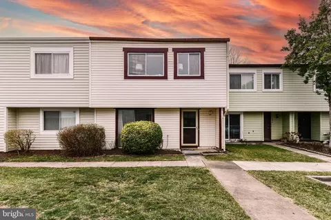 356 Juniper Ct, Herndon, VA 20170
