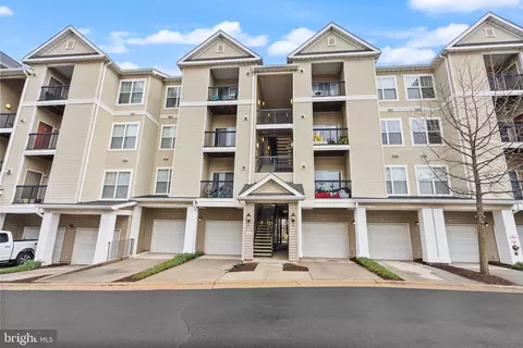 5109 F Travis Edward Way, Centreville, VA 20120