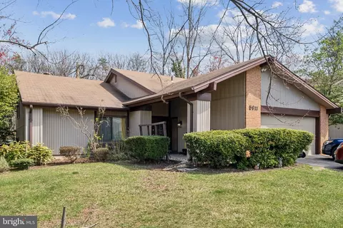5911 Lovejoy Ct, Springfield, VA 22152