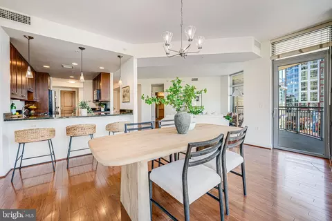 11990 Market St #413, Reston, VA 20190