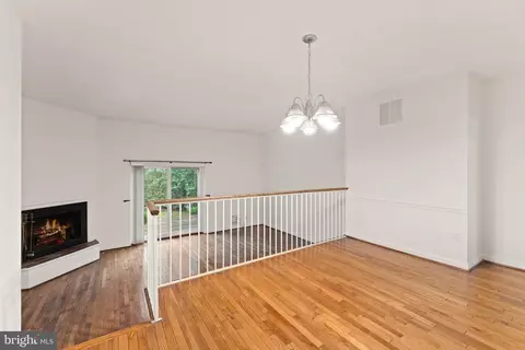 2212 Golf Course Dr, Reston, VA 20191 photo 13
