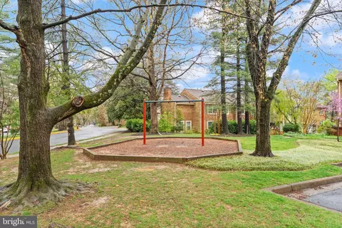 2212 Golf Course Dr, Reston, VA 20191 photo 45