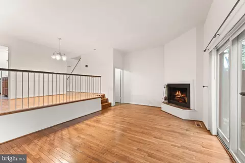 2212 Golf Course Dr, Reston, VA 20191 photo 17