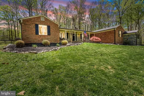 11605 Choir Ln, Fairfax Station, VA 22039