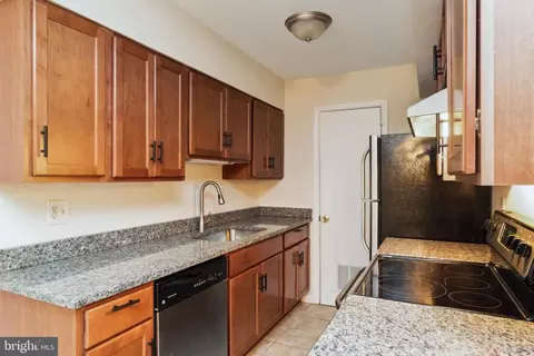 8312 Kingsgate Rd #534, Springfield, VA 22152 photo 15