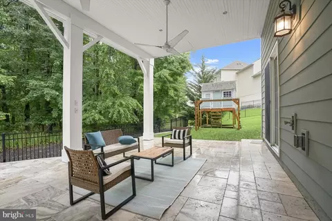Exterior - 1302 Scotts Run Rd, Mclean, VA 22102 photo 16 of 22