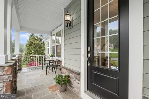 Exterior - 1302 Scotts Run Rd, Mclean, VA 22102 photo 4 of 22