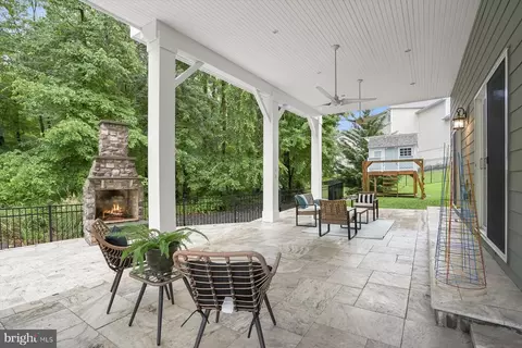 Exterior - 1302 Scotts Run Rd, Mclean, VA 22102 photo 12 of 22