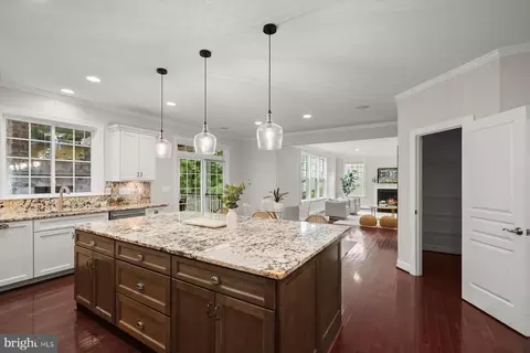 Kitchen - 1302 Scotts Run Rd, Mclean, VA 22102 photo 8 of 9