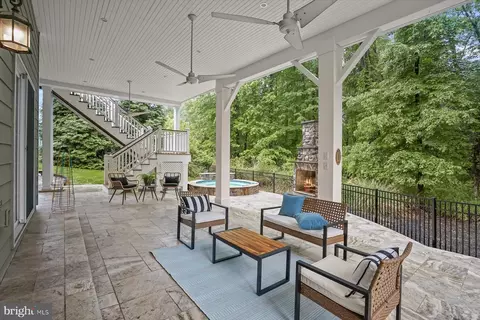 Exterior - 1302 Scotts Run Rd, Mclean, VA 22102 photo 13 of 22
