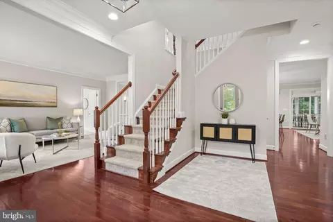 Entry Way - 1302 Scotts Run Rd, Mclean, VA 22102 photo 2 of 14