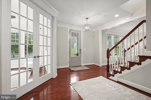 Entry Way - 1302 Scotts Run Rd, Mclean, VA 22102 photo 6 of 14