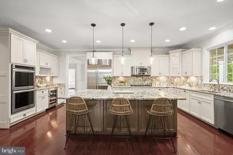 Kitchen - 1302 Scotts Run Rd, Mclean, VA 22102 photo 5 of 9