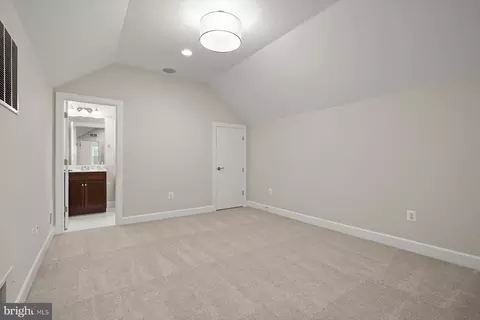 Bedroom - 1302 Scotts Run Rd, Mclean, VA 22102 photo 13 of 15