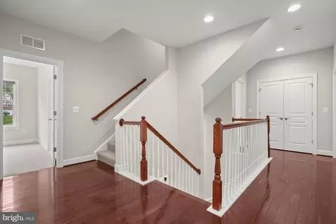 Entry Way - 1302 Scotts Run Rd, Mclean, VA 22102 photo 9 of 14