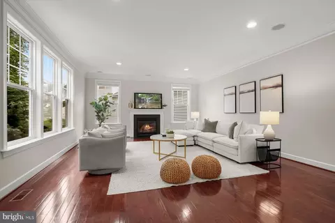 Living - 1302 Scotts Run Rd, Mclean, VA 22102 photo 4 of 8