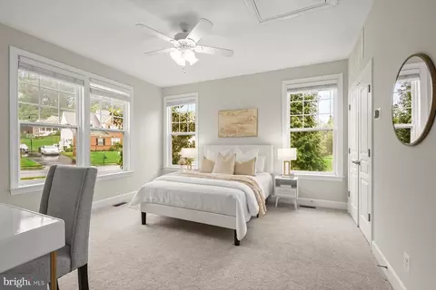 Bedroom - 1302 Scotts Run Rd, Mclean, VA 22102 photo 2 of 15