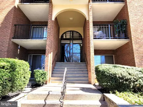 3362 Woodburn Rd #22, Annandale, VA 22003