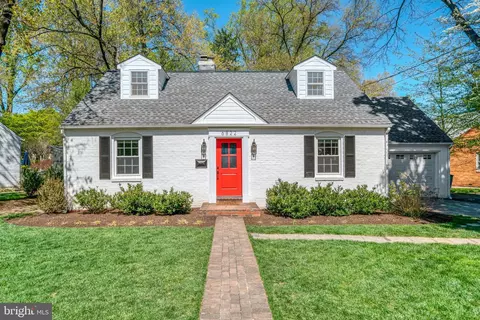 6822 Kincaid Ave, Falls Church, VA 22042