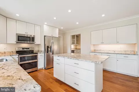 1316 Ozkan St, Mclean, VA 22101 photo 17