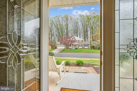 1316 Ozkan St, Mclean, VA 22101 photo 2