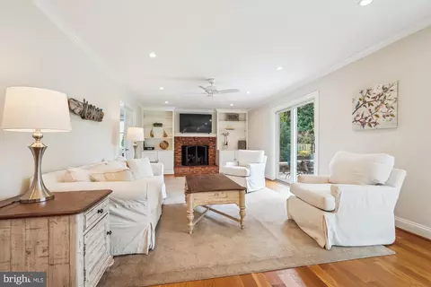 1316 Ozkan St, Mclean, VA 22101 photo 10