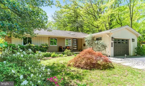 9305 Hamilton Dr, Fairfax, VA 22031