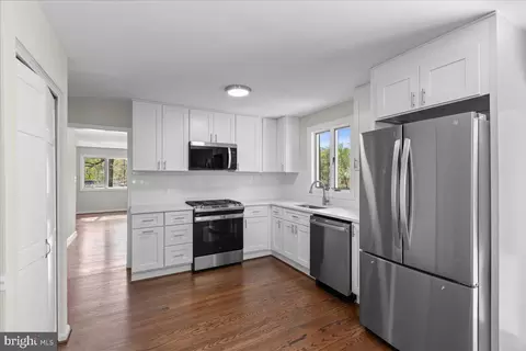 5517 Southampton Dr, Springfield, VA 22151 photo 4