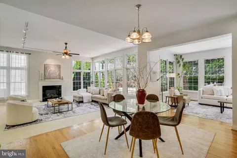 8043 Winstead Manor Ln, Lorton, VA 22079
