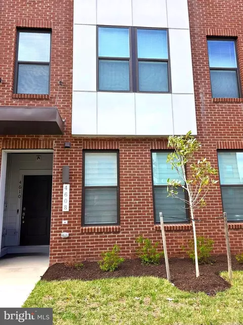 4608 Olivine Dr, Chantilly, VA 20151