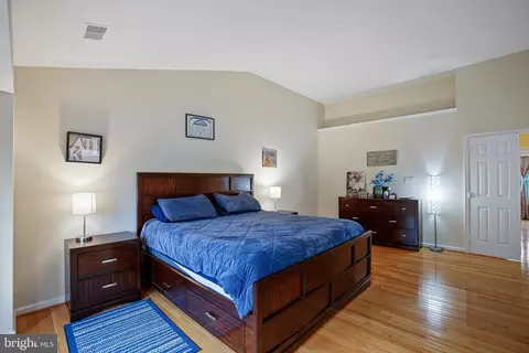 Bedroom - 8012 Readington Ct, Springfield, VA 22152 photo 2 of 5
