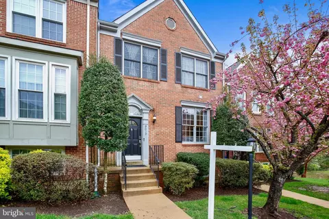 Exterior - 8012 Readington Ct, Springfield, VA 22152 photo 1 of 2
