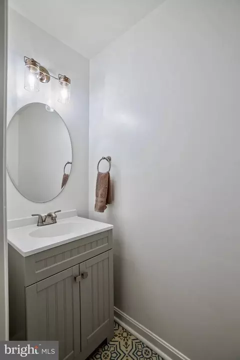 Bath - 8012 Readington Ct, Springfield, VA 22152 photo 1 of 4
