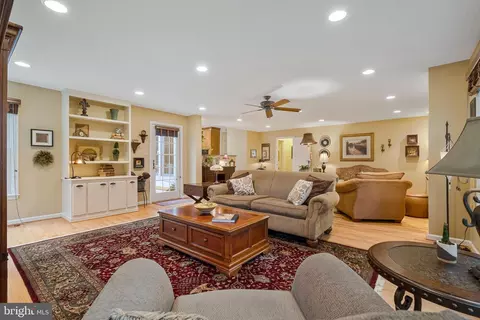 Living - 2301 Noble Victory Ct, Reston, VA 20191 photo 2 of 5