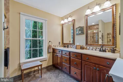 Bath - 2301 Noble Victory Ct, Reston, VA 20191 photo 1 of 6