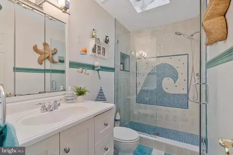 Bath - 2301 Noble Victory Ct, Reston, VA 20191 photo 5 of 6