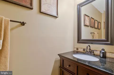 Entry Way - 2301 Noble Victory Ct, Reston, VA 20191 photo 2 of 6
