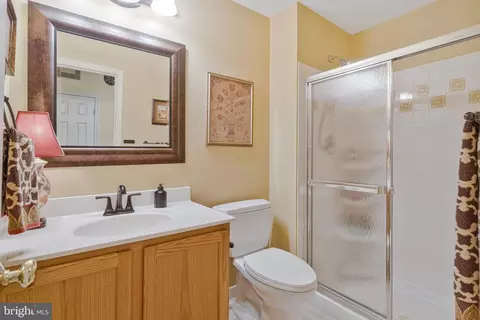 Bath - 2301 Noble Victory Ct, Reston, VA 20191 photo 6 of 6