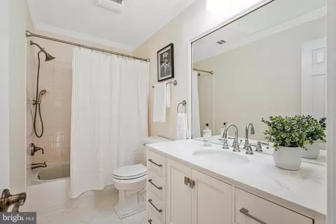 7900 Old Cedar Ct, Mclean, VA 22102 photo 32